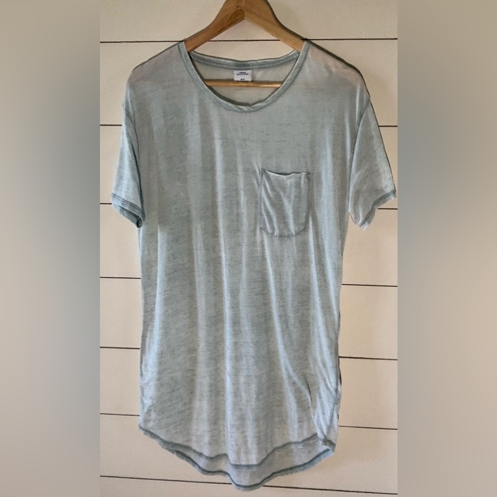 Urban Outfitters Men's Light Gray/Green T-Shirt Unisex
